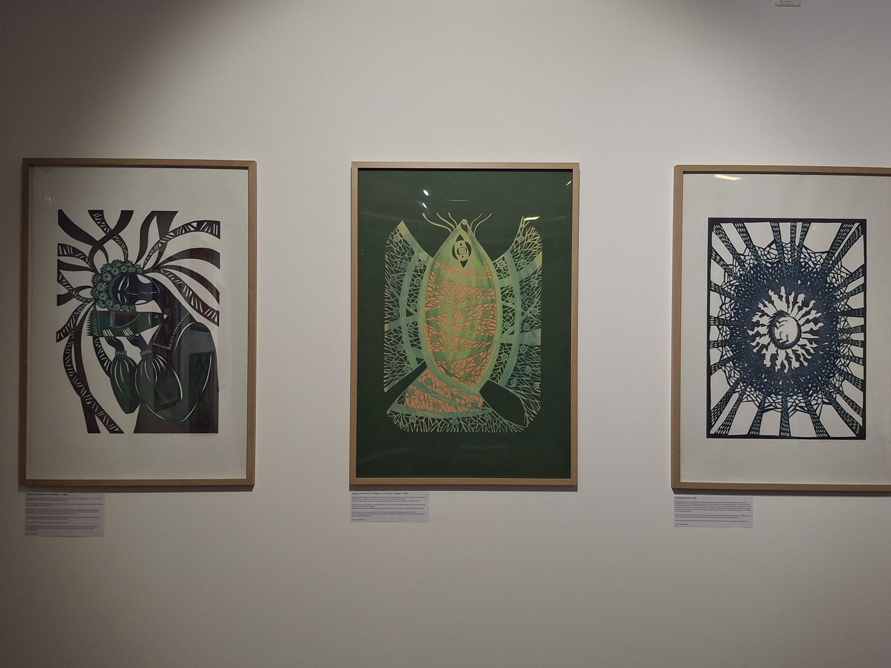 © Claire-Marie Lemasson - oeuvre de Yulia Datchenko L'art des vytynankas: Noël Ukrainien au Passage Sainte-Croix