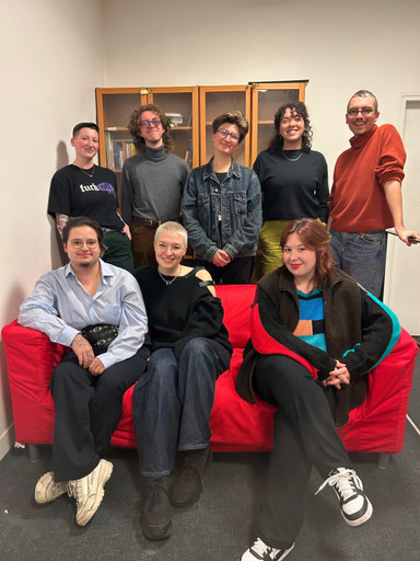 Épisode Léa Michaëlis célèbre les amours lesbiennes en pho... de l'émission Le Lobby