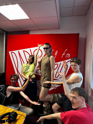 Épisode "Vilaine garçon", le tube de l'été de CHÉRI de l'émission Le Lobby