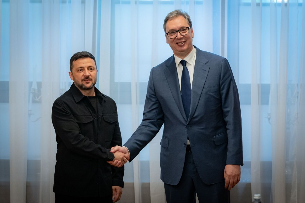© Site officiel de la présidence ukrainienne (Le président ukrainien Volodymyr Zelenskyy a eu un entretien en tête-à-tête avec le président serbe Aleksandar Vučić lors du sommet de l'Europe du Sud-Est.) L’Europe de sud-est face à la menace russe : les pays déclarent leur soutien à l’Ukraine pour un futur européen dans la région