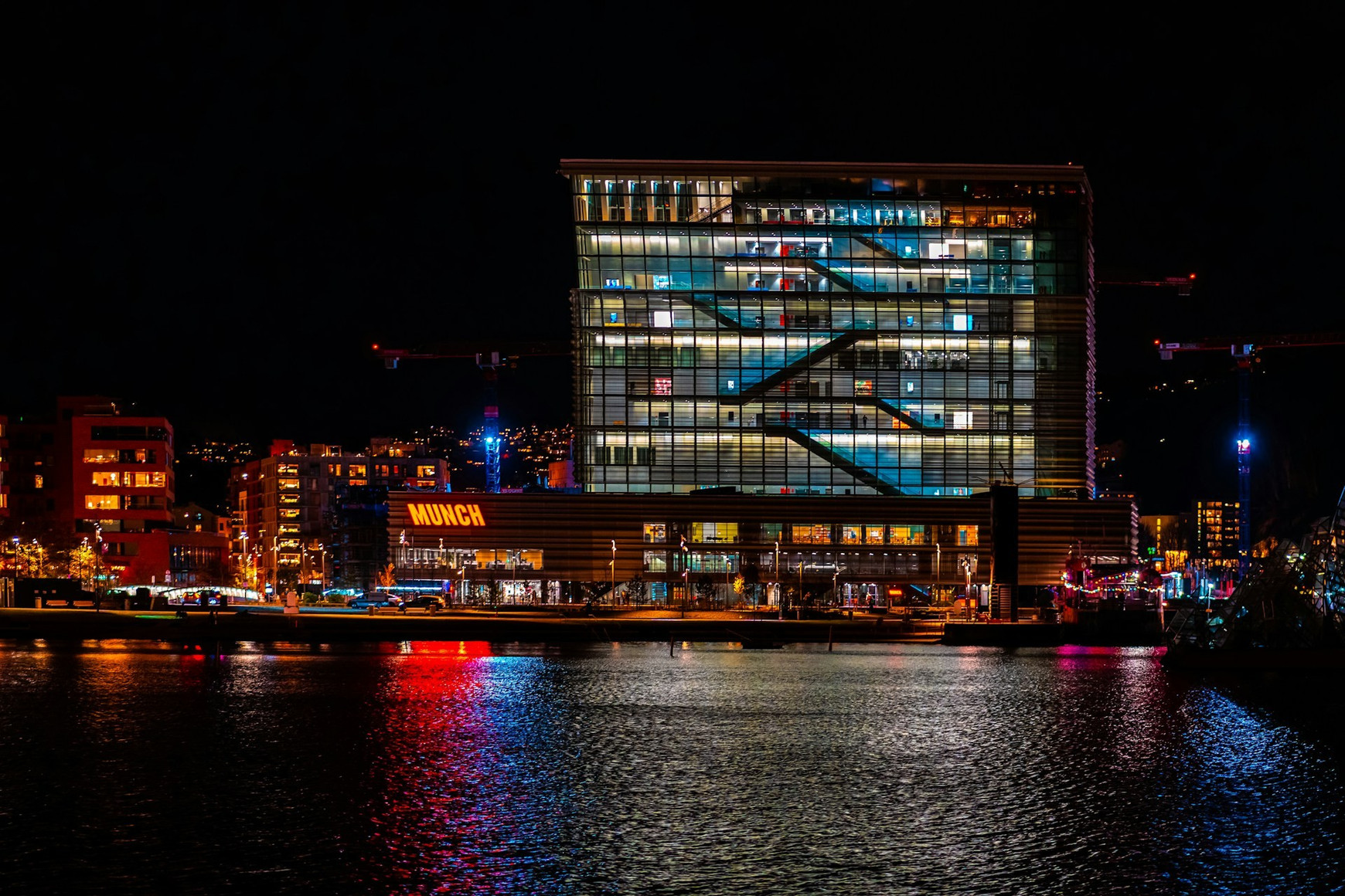 Photo de Jahanzeb Ahsan sur Unsplash Oslo : Nordic lights, smart lighting