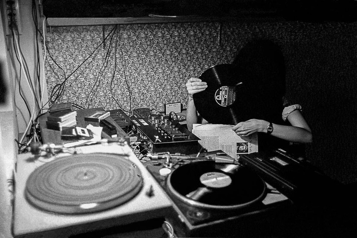 Épisode L'Apéro Bulle / Les Radios Libres - Hemisphere Sou... de l'émission Radio Camping Paris