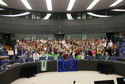 Une chaîne humaine pour unir l'Europe