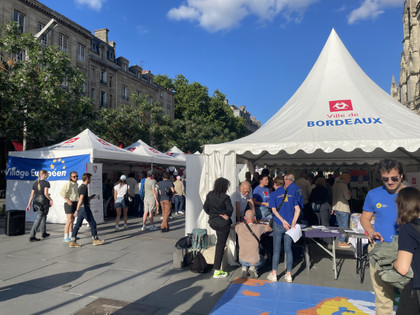 Le village européen : un moment populaire du Joli mois de l'Europe à Bordeaux