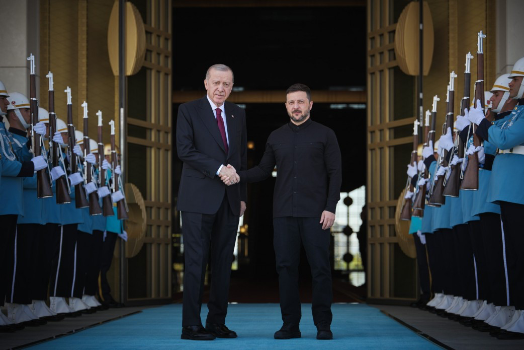 © Site officiel de la présidence ukrainienne (Le président ukrainien Volodymyr Zelensky a rencontré son homologue turc Recep Tayyip Erdoğan à Ankara jeudi 15 mai) Aujourd'hui en Europe - 16 mai
