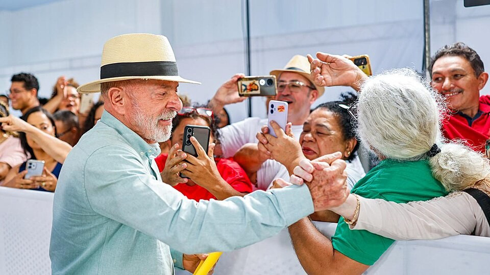 Le président de la République, Luiz Inácio Lula da Silva, lors d'une visite au nouveau bâtiment de l'Institut fédéral de São Paulo (IFSP) à Cidade Tiradentes, dans l'État de São Paulo. Ricardo Stuckert via Creative Commons Le Brésil une nouvelle fois face à l'affiche Lula/Bolsonaro