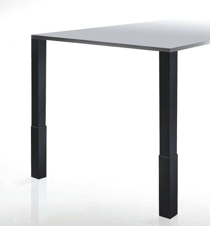 Pied carré avec jupe Noir 820 mm