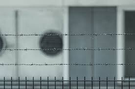 Épisode L'oeil à l'écoute : Ecole et prison de l'émission L’œil à l’écoute