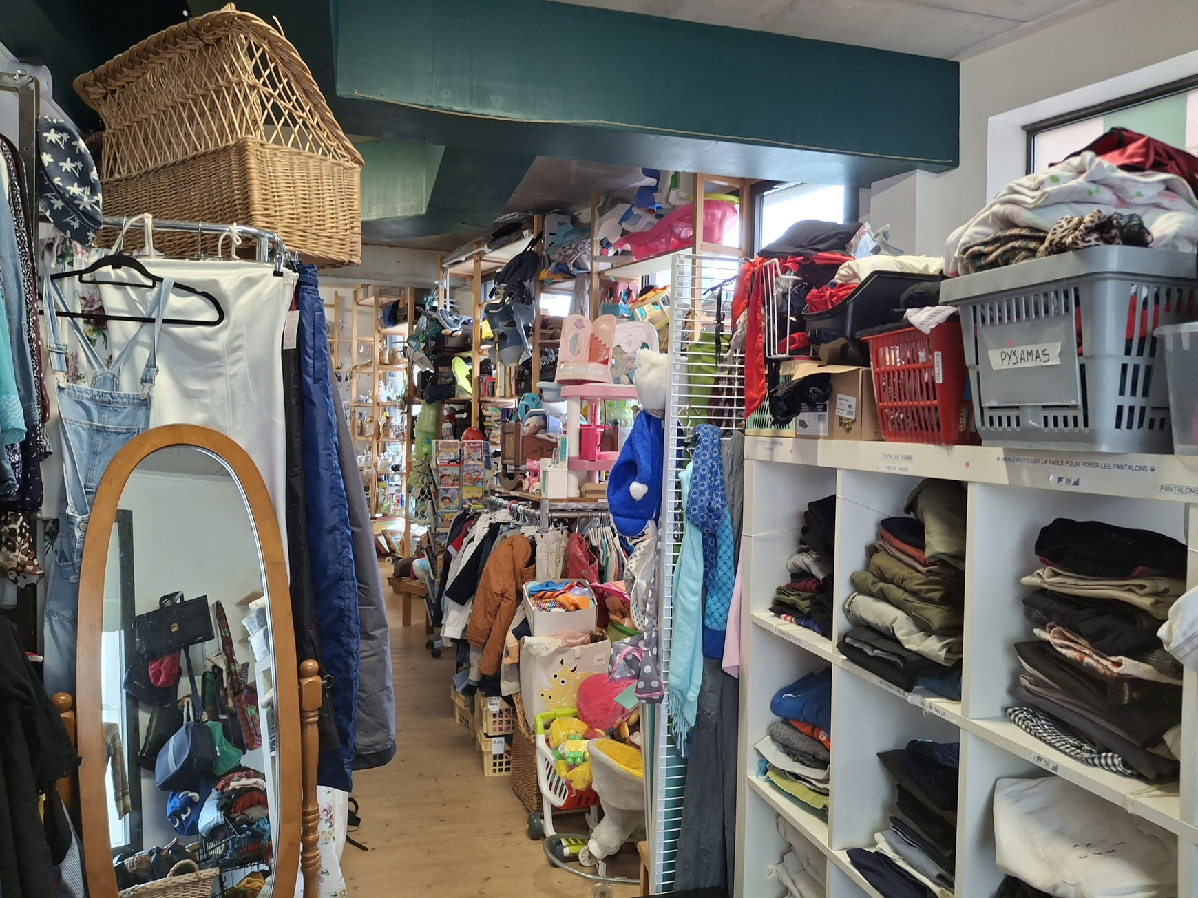 © Claire-Marie Lemasson - boutique La Trocquerie Le troc: une autre façon de consommer responsablement