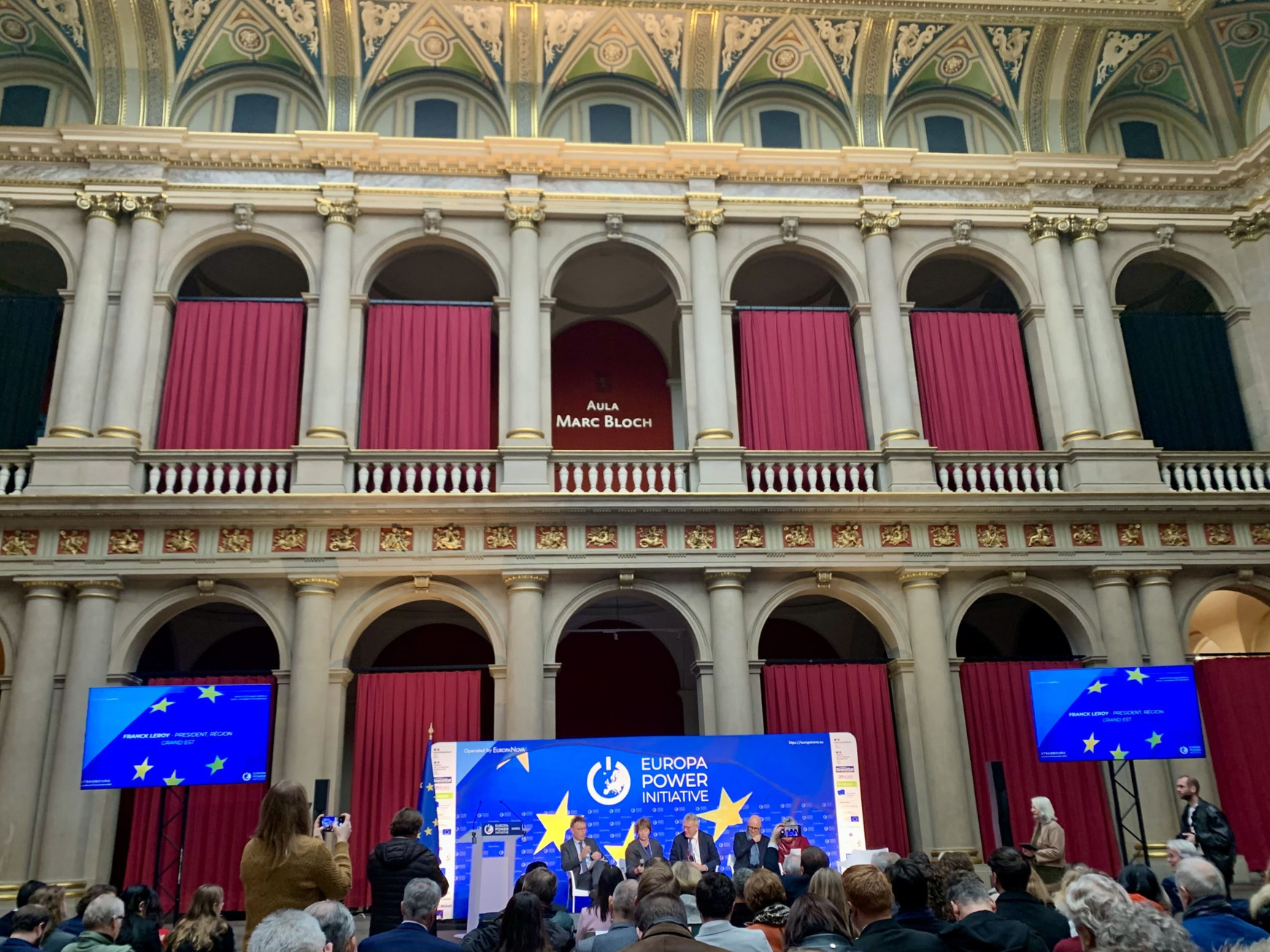 Table ronde sur le rôle des régions dans la construction de la puissance européenne lors de l'Europa Power Initiative, au Palais Universitaire à Strasbourg, le 26 novembre 2025. © Antoinette Benoit Construire l’Europe par ses régions transfrontalières : l’exemple alsacien