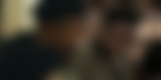 Extérieur Nuit : REPAS DE FAMILLE