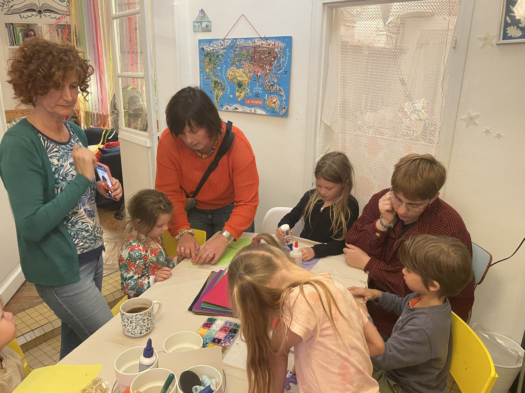 Atelier créatif au kfé des familles © Camille Buonanno. Au kfé des familles, un atelier pour sensibiliser les plus jeunes aux questions de genre