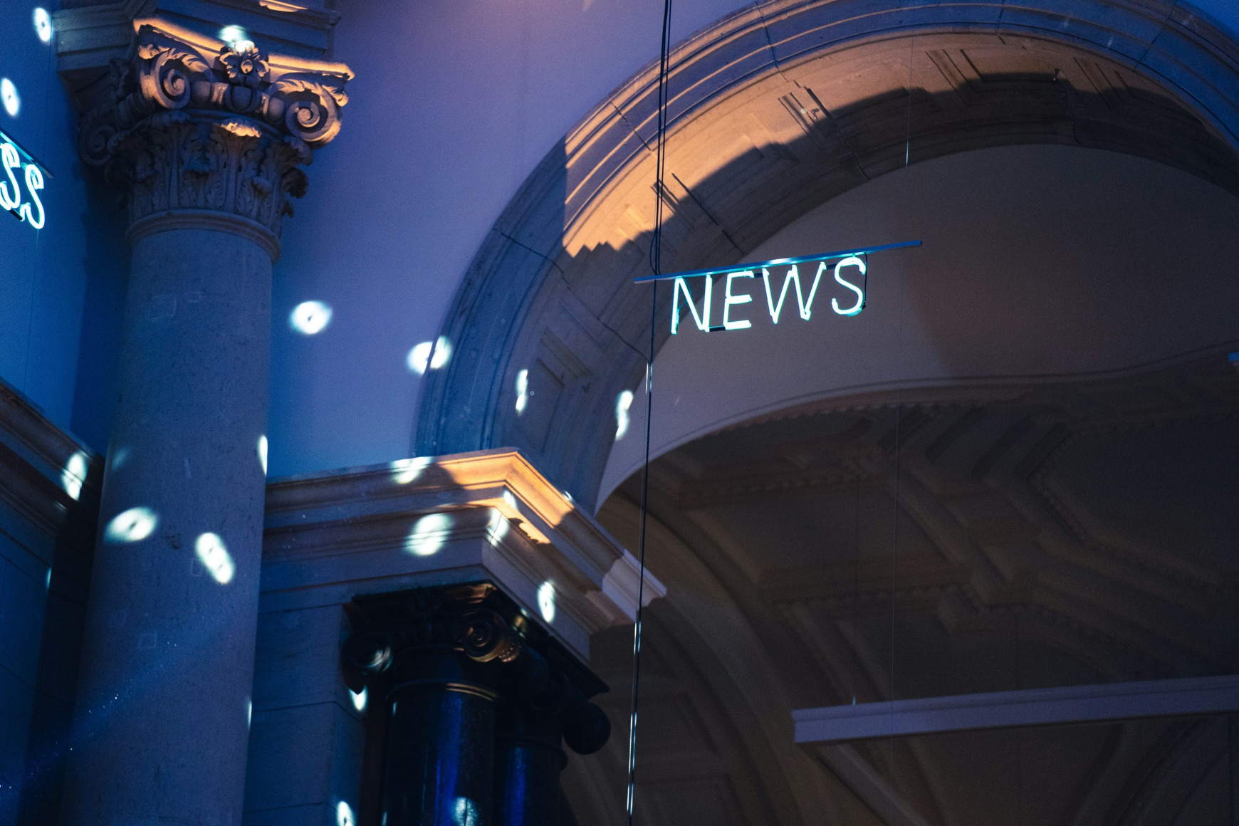 Mika Baumeister Quand les milliardaires rachètent la presse : le pluralisme menacé