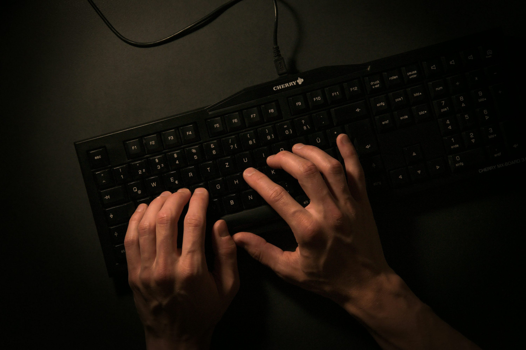 © Stéfan Heinemann (Unsplash) Pourquoi est-il si difficile de réglementer les contenus haineux qui ciblent les communautés vulnérables en ligne ?
