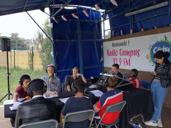 Épisode L'oeil à l'écoute: Clichy Plage radio 4 de l'émission L’œil à l’écoute