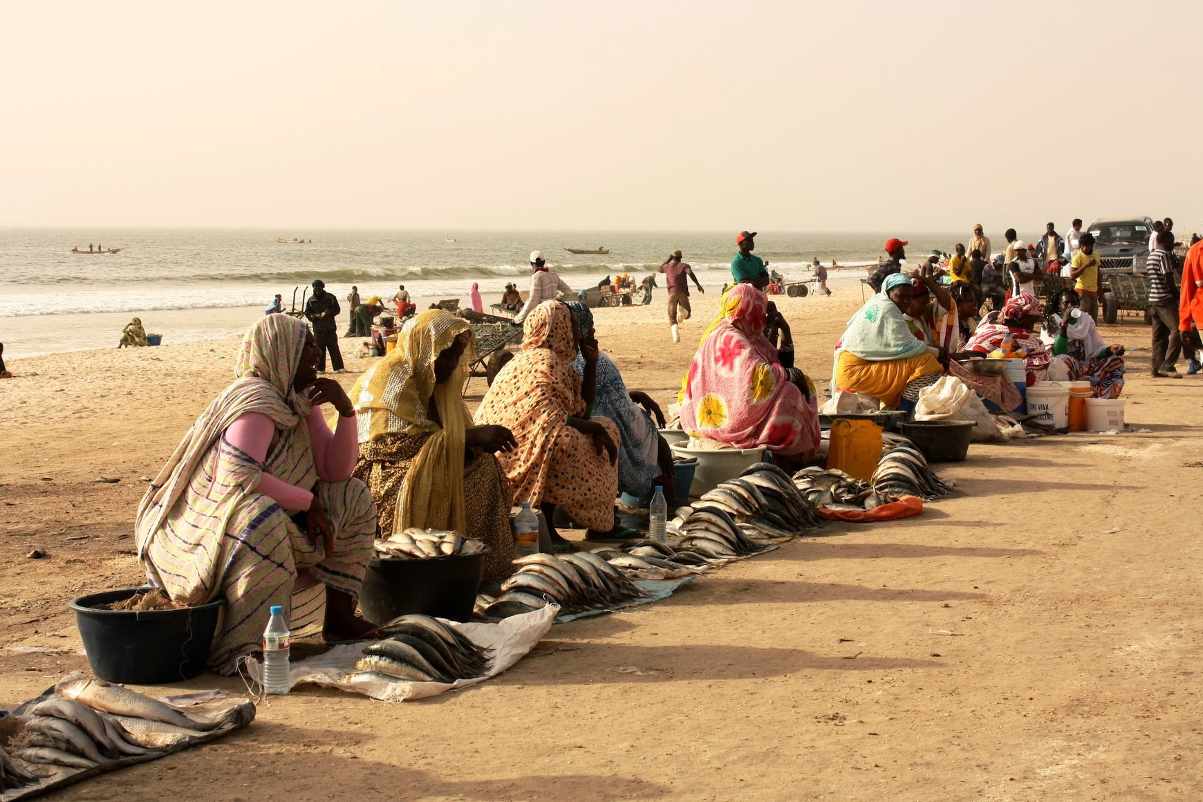 Le marché au poisson de Nouakchott, Mauritanie. Source : Wikimedia Commons La Mauritanie, grand oublié du Sahel (1/2)