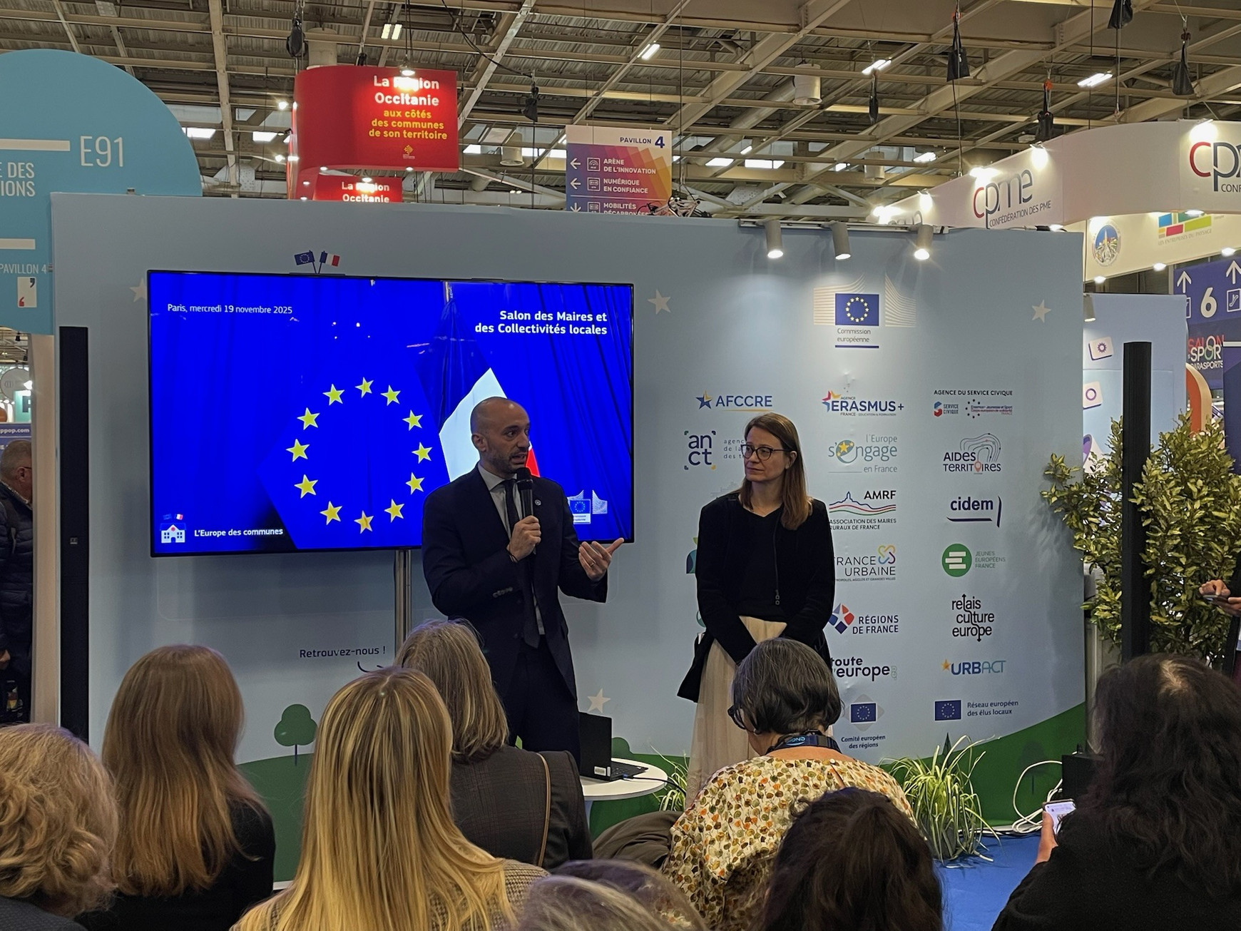 Benjamin Haddad, ministre délégué chargé de l'Europe et Jessica Larsson, Cheffe faisant fonction de la Représentation en France de la Commission européenne - Florent Vautier L'Europe et ses aides financières s'invitent chez les maires