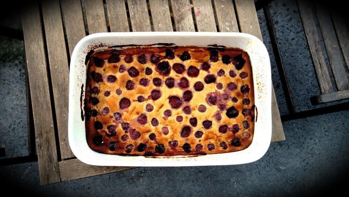 Épisode La Petite Bouffe #50 - Le clafoutis d'Elsa de l'émission La Petite Bouffe