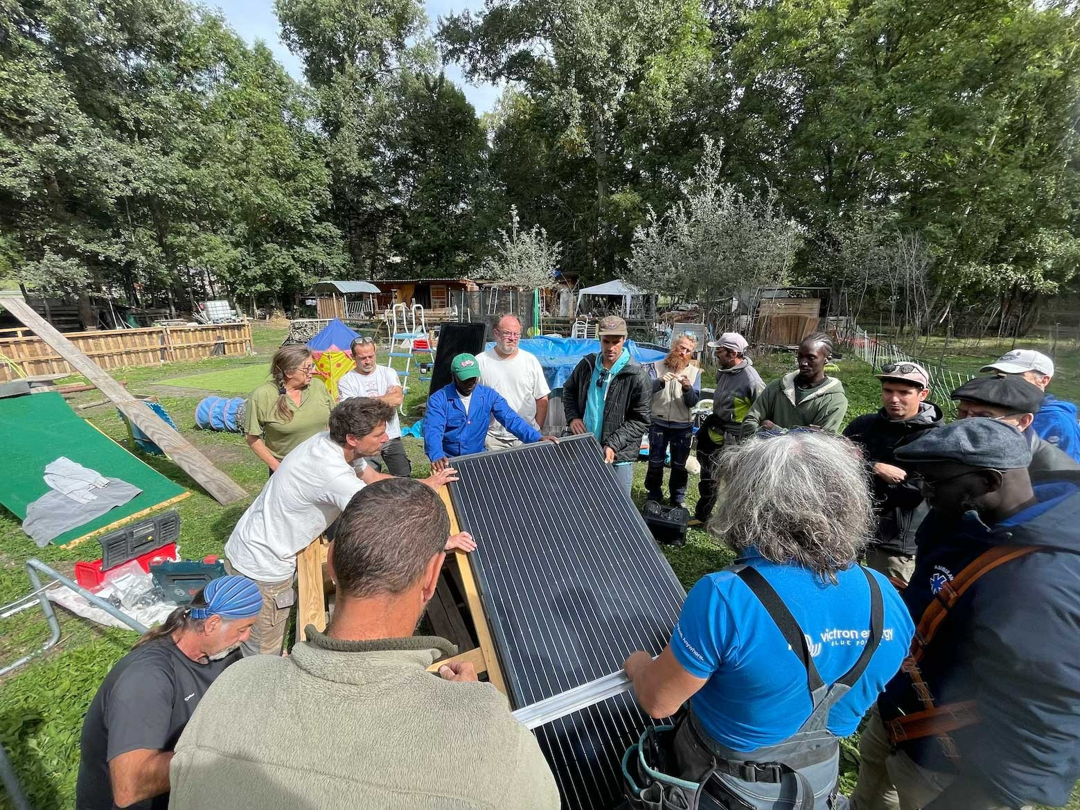 Les formations s’adressent à tout type de public, débutants comme initiés et grands bricoleurs. © Marion Paquet Dans les Hautes-Alpes, l’Europe soutient le développement de la Low-Tech - L'Europe vue d'ici #177