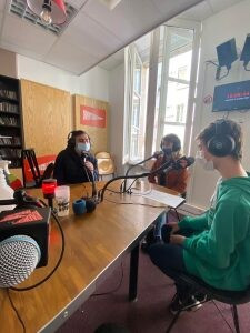 Épisode Les jeunes de l'IME Excelsior découvrent la radio de l'émission Les Petites Ondes