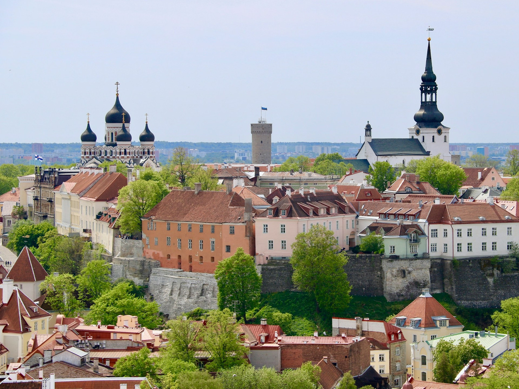 Photo de Hongbinsur Unsplash Tallinn : Des services numériques sans complexes et sans concession