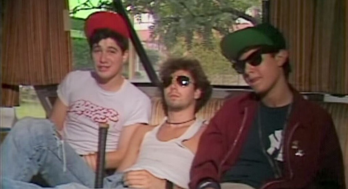 Épisode Extérieur Nuit : COURS, MAIS RESTE CHEZ TOI de l'émission Extérieur Nuit