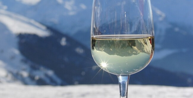 Épisode LCSLT : La Savoie, un vignoble en pleine renaissan... de l'émission Les coudes sur la table