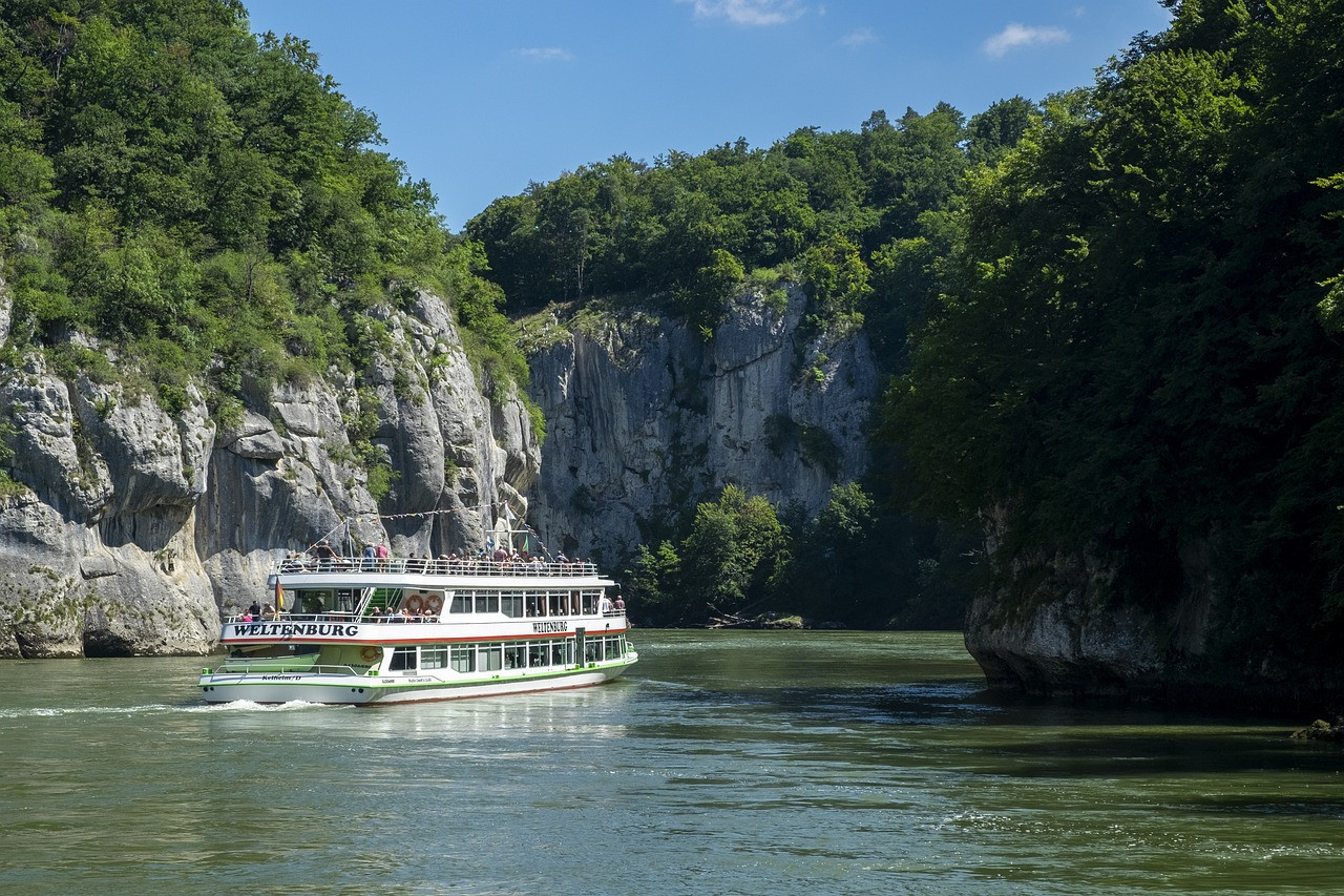 Image par Igor Levitskiy de Pixabay État de droit, Hongrie et Serbie