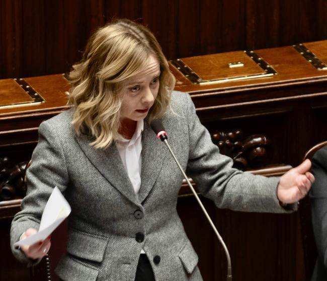 Le président du conseil italien, Giorgia Meloni, à la chambre des députés. CC-BY-NC-SA 3.0 IT. Rome, janvier 2024. Qu'est-ce que le projet de réforme de la constitution italienne ?