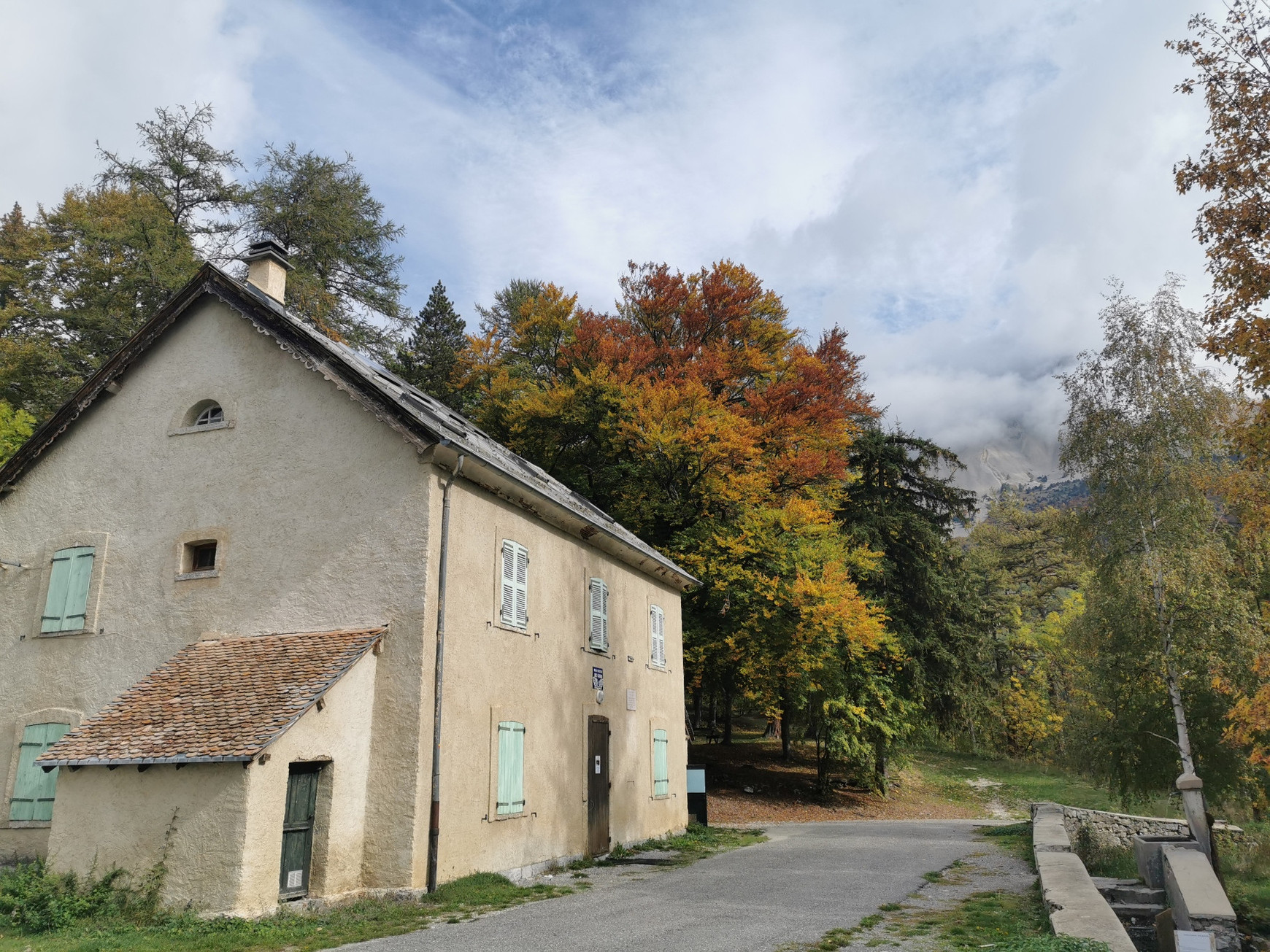 Le gîte des Sauvas est régulièrement utilisé par des randonneurs itinérants. © CCBD Mazet Dans les Hautes-Alpes, des maisons forestières transformées en gîtes touristiques - L'Europe vue d'ici #121