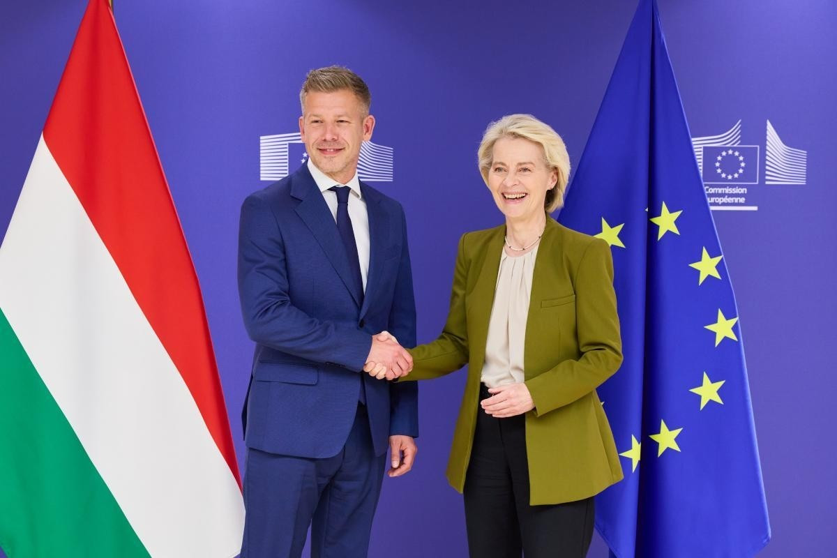 Rencontre à la Commission européenne de Péter Magyar, Premier ministre hongrois désigné, et d'Ursula von der Leyen, présidente de la Commission européenne, le 29 avril 2026. © Union européenne , 2026 - CE - Service audiovisuel Aujourd’hui en Europe - 24 septembre 2026