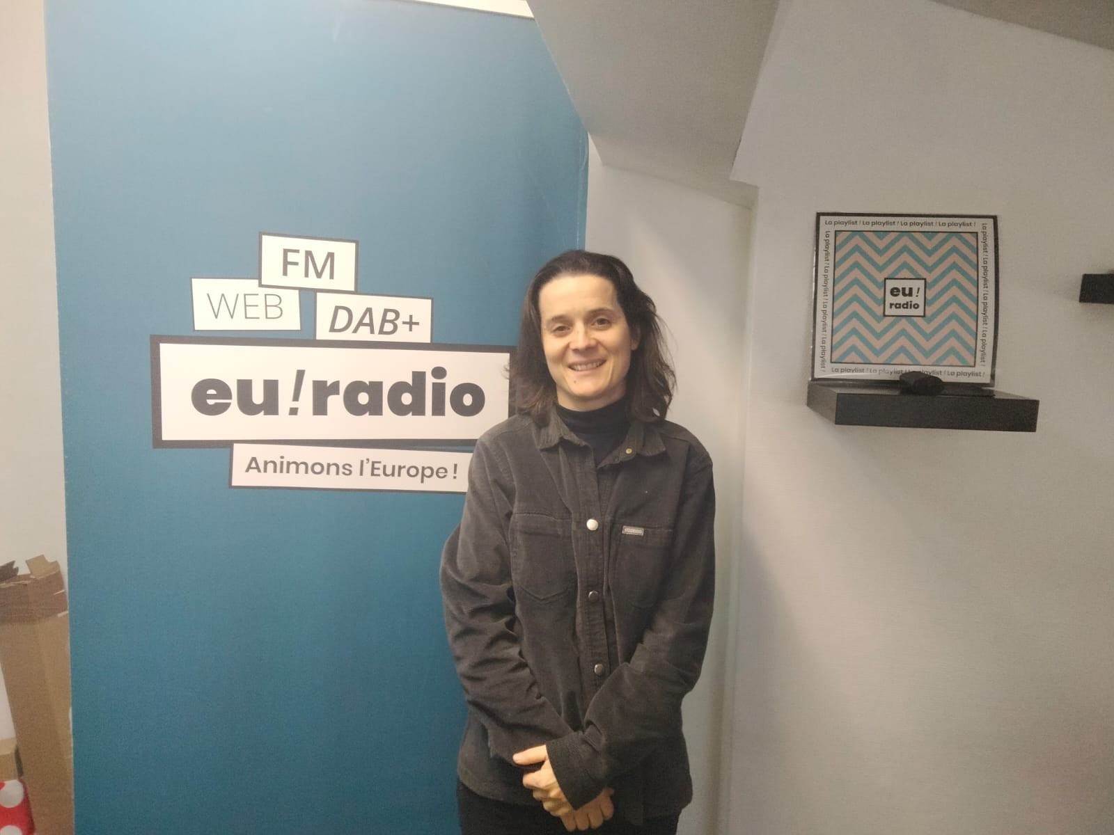 © Cassandre Thomas. Katixa Peigneguy au studio d'euradio Bordeaux. Euskampus : la coopération universitaire entre la France, l'Espagne et le Pays basque