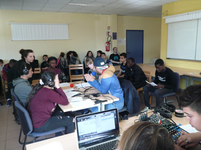 Épisode Samedi 16/04 à 18h : Radio Saint Ex ! Premier épis... de l'émission L’œil à l’écoute