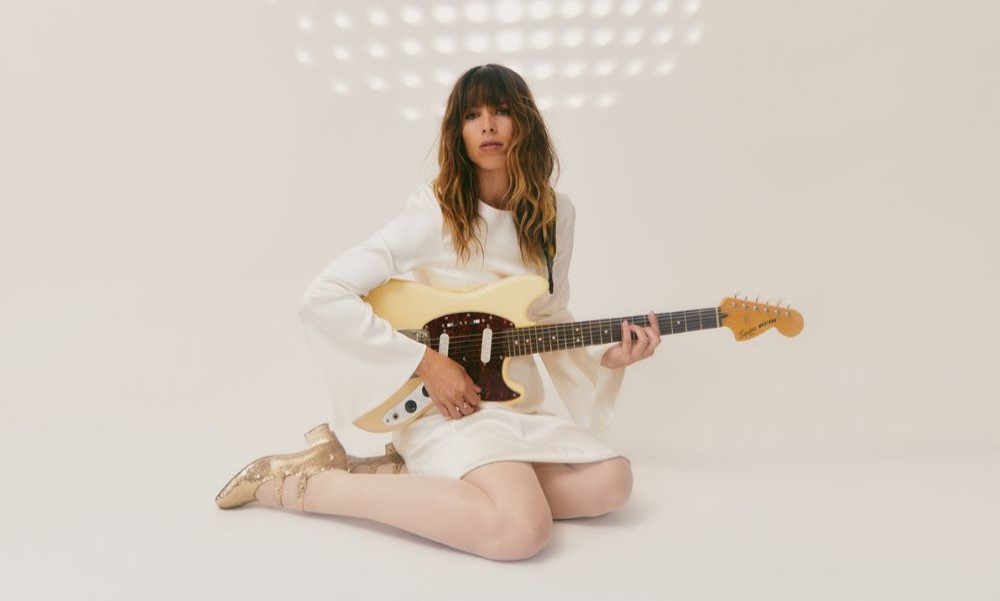 Photo de l'artiste Melody's Echo Chamber sur son site web - DR Melody's Echo Chamber - "Daisy"