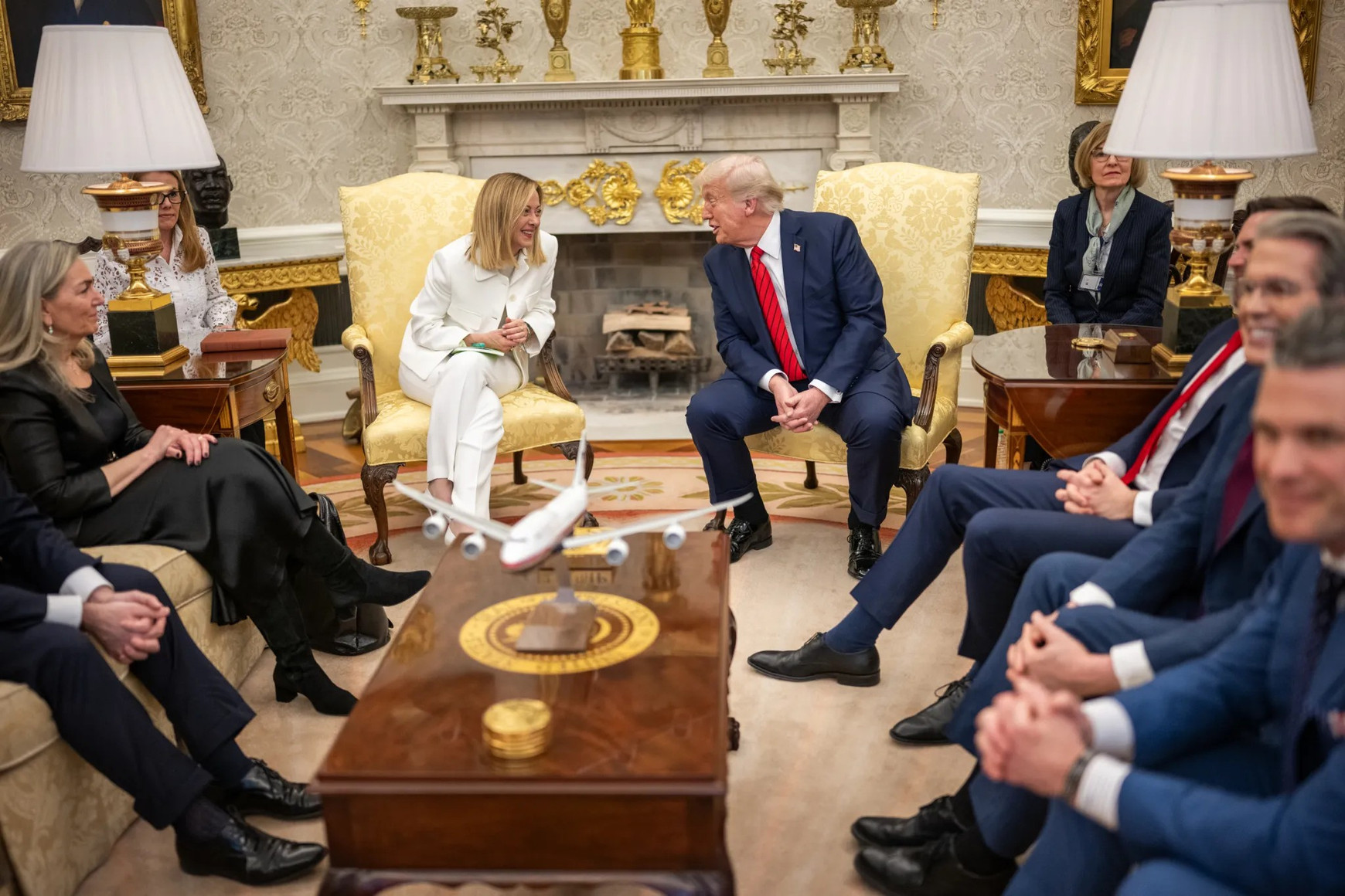 Giorgia Meloni et Donald Trump à la Maison-Blanche, Avril 2025. Source : Site Officiel de la Maison Blanche Giorgia Meloni - Donald Trump : la fin d’une alliance idéologique ?