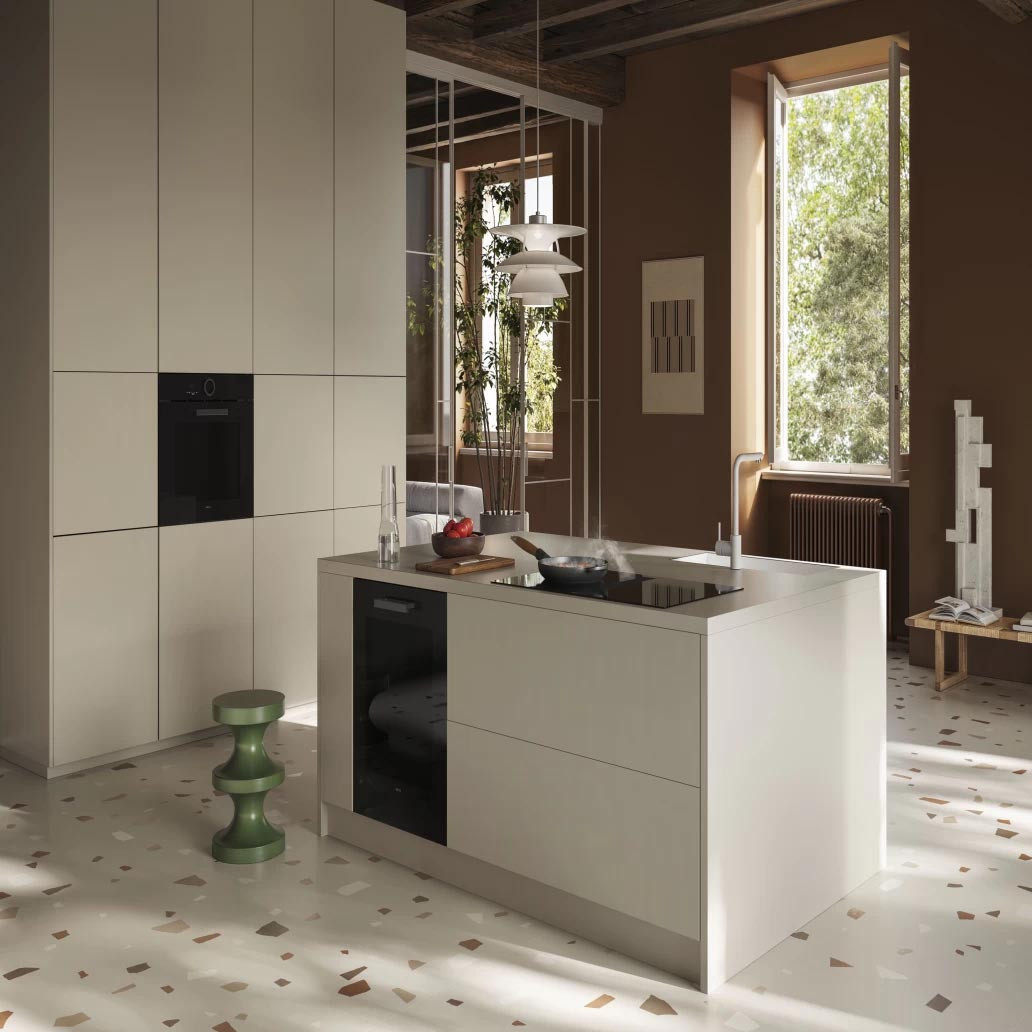 Nikolatesla Velvet Noir