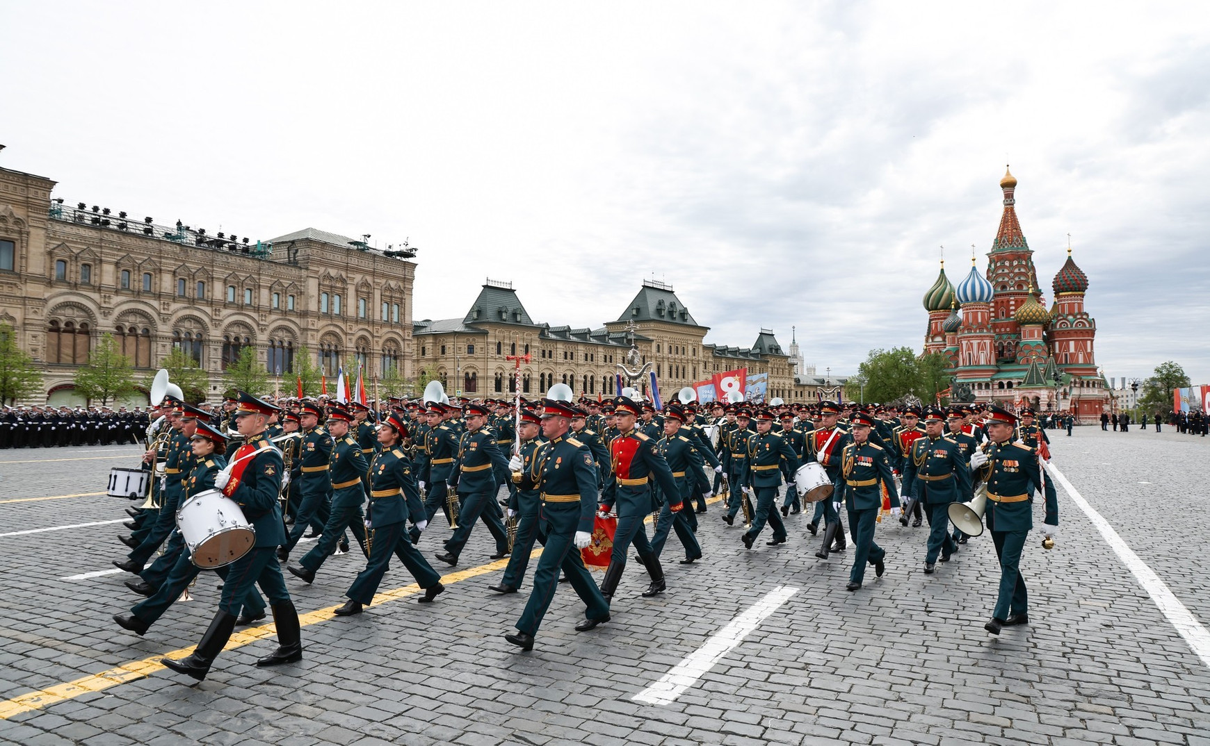 Des soldats russes participent au défilé du Jour de la Victoire sur la place Rouge, à Moscou, le 9 mai 2026. Source : Via Kremlin.ru. Un défilé du 9 mai minimaliste à Moscou. Veille de défaite ?