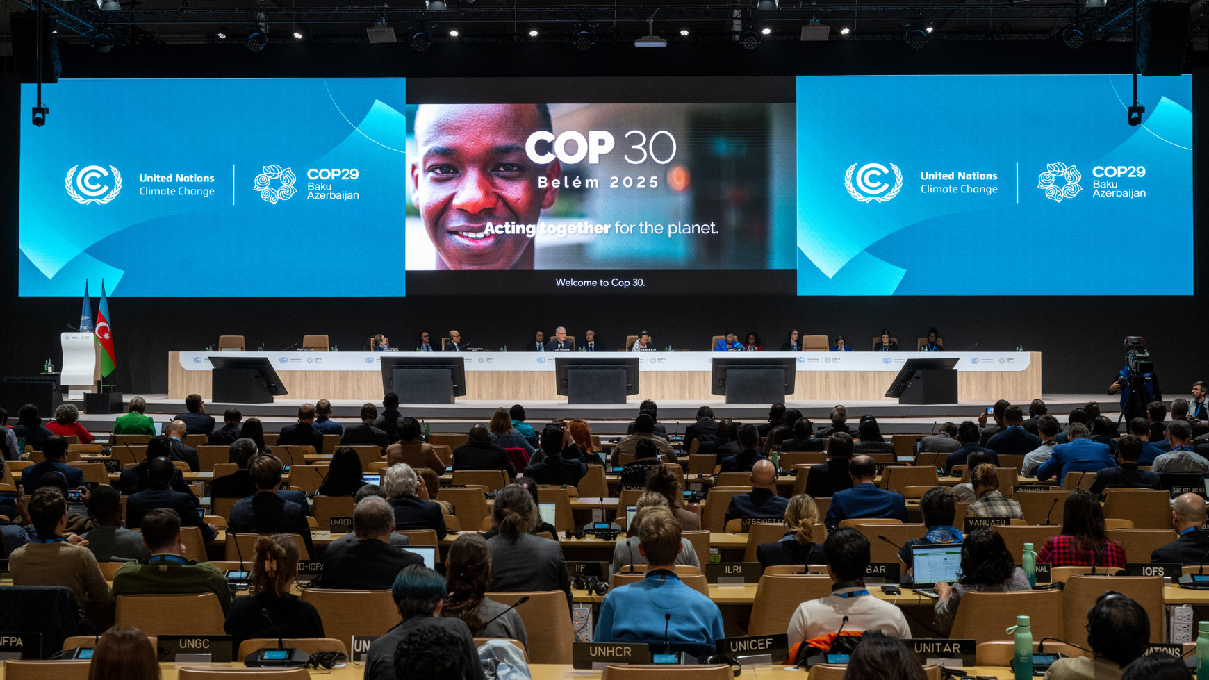 Annonce de la COP 30 lors de session de clôture de la COP 29, le 24 novembre 2024 (UN Climate Change / Vugar Ibadov) Climat : à l'approche de la COP30, l'Europe en rétropédalage