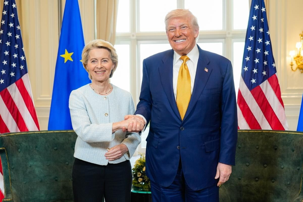 Ursula von der Leyen et Donald Trump, à Turnberry, après avoir conclu un accord commerial, juillet 2025 © European Union Aujourd'hui en Europe - 21 mai 2026