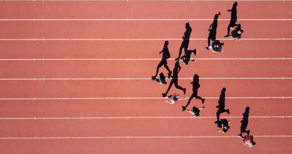 Sponsors polluants, trajets en avion : le sport peut-il se réinventer ?