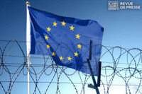 Hubs migratoires : efficacité ou recul des droits ?