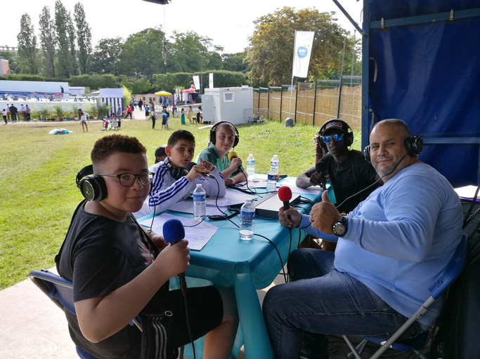 Épisode L'oeil à l'écoute : Clichy Plage Radio 1 de l'émission L’œil à l’écoute