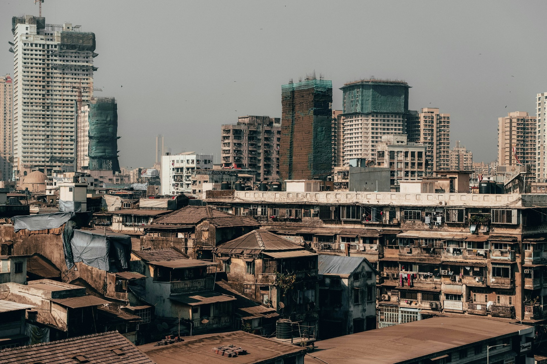 Photo de Vinay Darekarsur Unsplash Les bidonvilles en France et en Europe