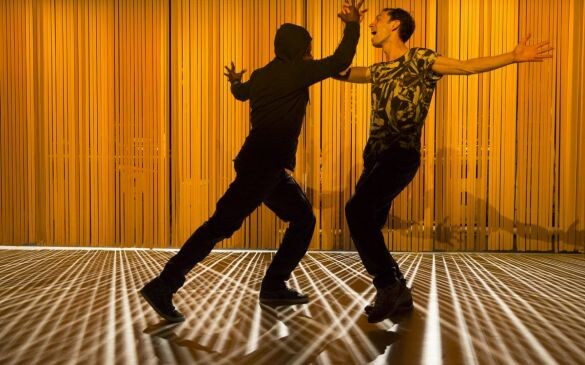 Épisode Pièces détachées : Réfléchir au présent de l'émission Pièces détachées