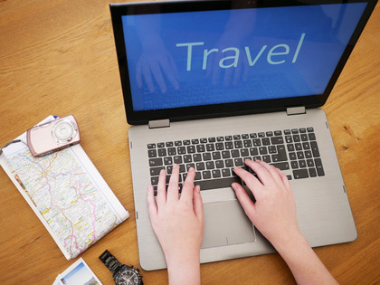 Voyages achetés en ligne : attention aux abonnements pièges !