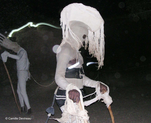 Épisode La danse des Masques Blancs de l'émission Les Voix du Crépuscule