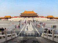 Unie face à Trump et à Poutine, l’Europe doit échafauder une politique industrielle commune face à la Chine