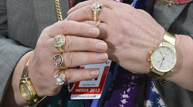 Épisode Comment éviter d'être pauvre ? de l'émission Service de Traitement des Requêtes Urgentes - ancienne émission