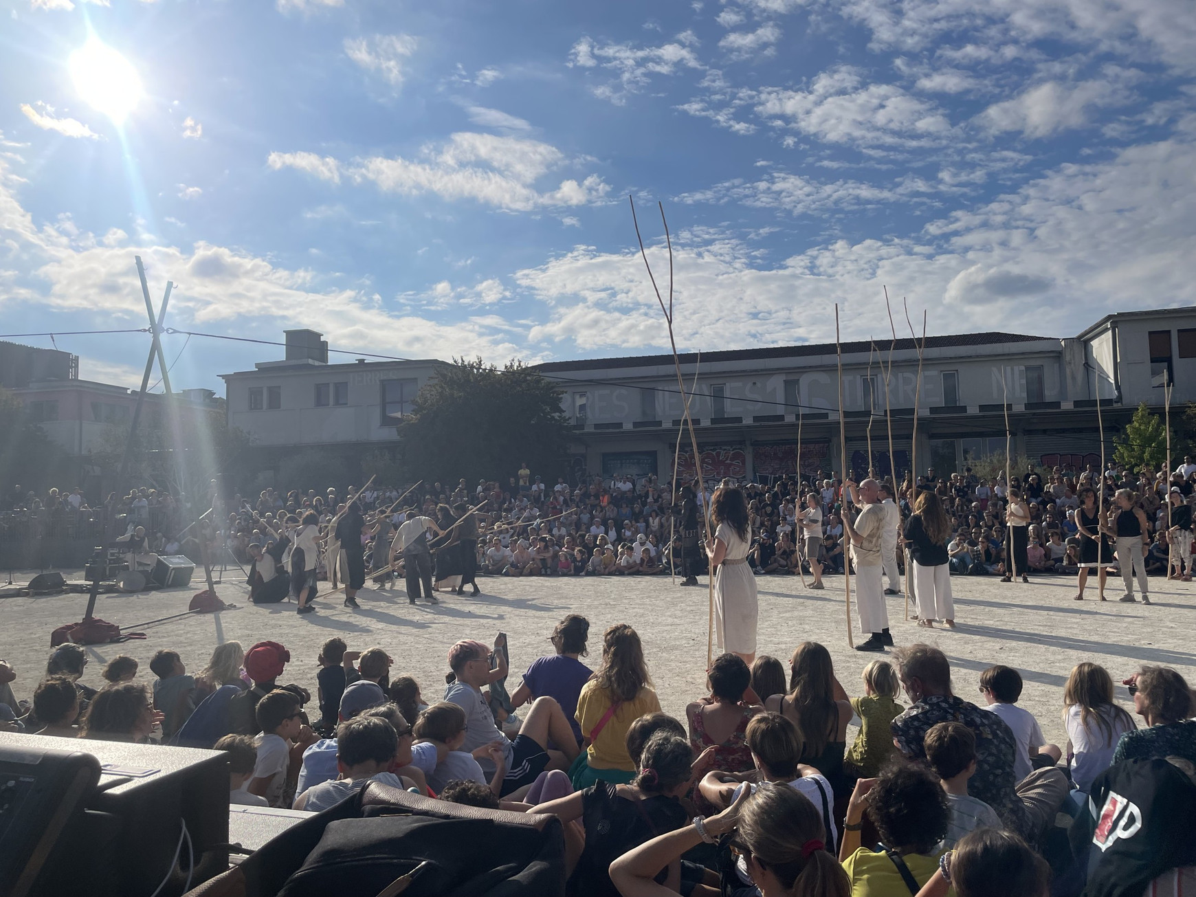 © Camille Buonanno. Le FAB réunit une compagnie française et un collectif libanais pour un spectacle en extérieur et gratuit