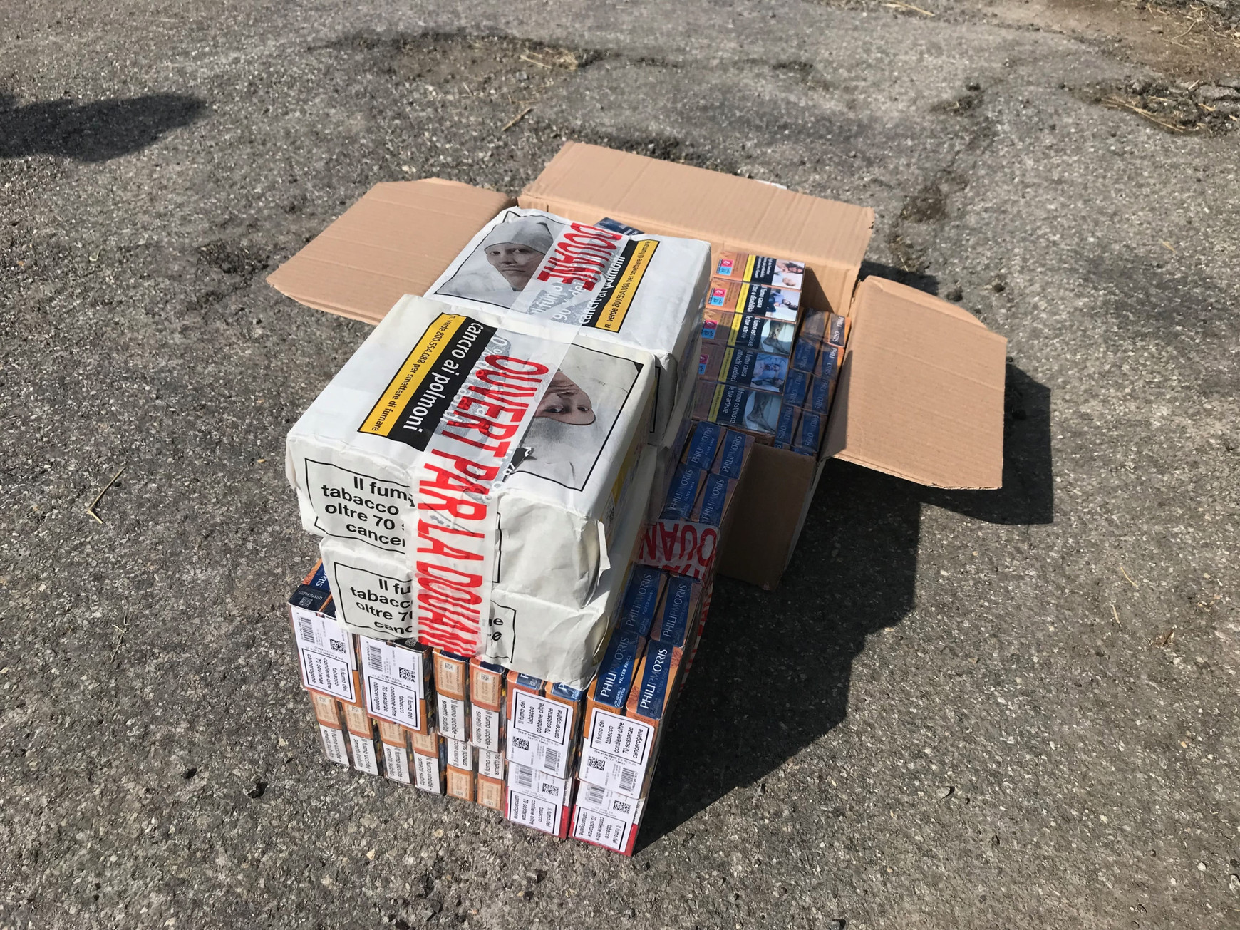 Depuis l’application de la nouvelle règlementation, les douanes ont saisi quatre fois plus de tabac dans les départements des Hautes-Alpes et des Alpes-de-Haute-Provence. © Marion Paquet À la frontière italienne, la nouvelle loi sur l’importation de tabac fait débat - L'Europe vue d'ici #114